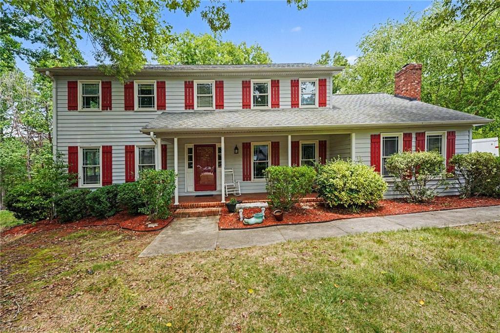 Image 2: Peaceful cul-de-sac with comfy but spacious front porch to enjoy the sounds of nature.