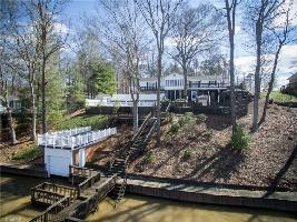 1292 Lake Drive 9