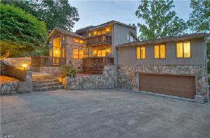 978 Pinehaven Drive