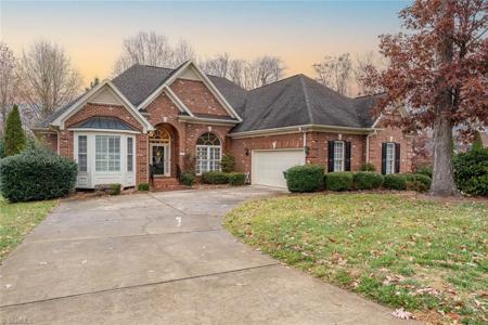 15 Middlefield Court