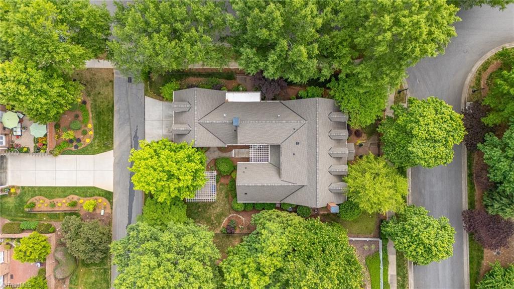 Image 3: Aerial photo showing the home.