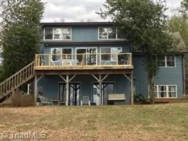3225 Riverside Drive