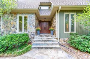 2902 Lake Forest Drive