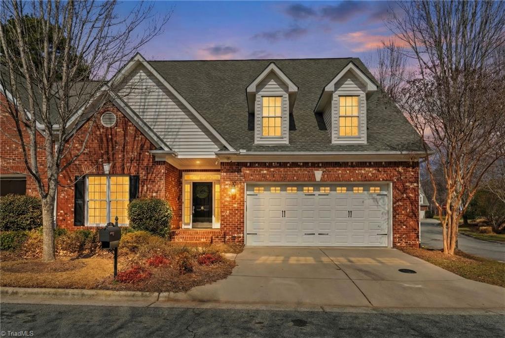 Image 2: 6 Hines Park Lane, Greensboro, 4 Bedrooms/4 Bathrooms