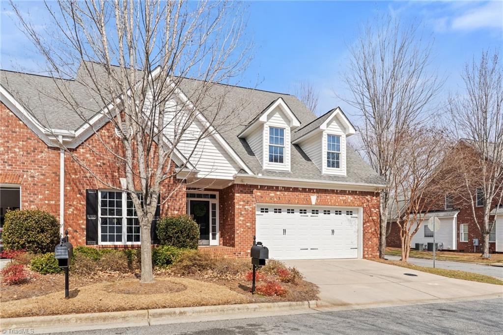 Image 4: 6 Hines Park Lane, Greensboro, 4 Bedrooms/4 Bathrooms
