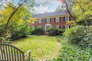 3 Parkmont Court
