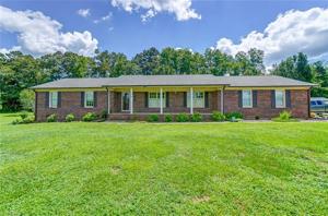 435 Steeple Chase Trail