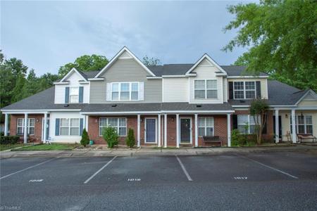1015 Oak Blossom Way