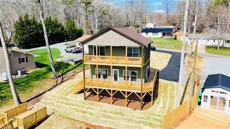 324 Pinehaven Drive