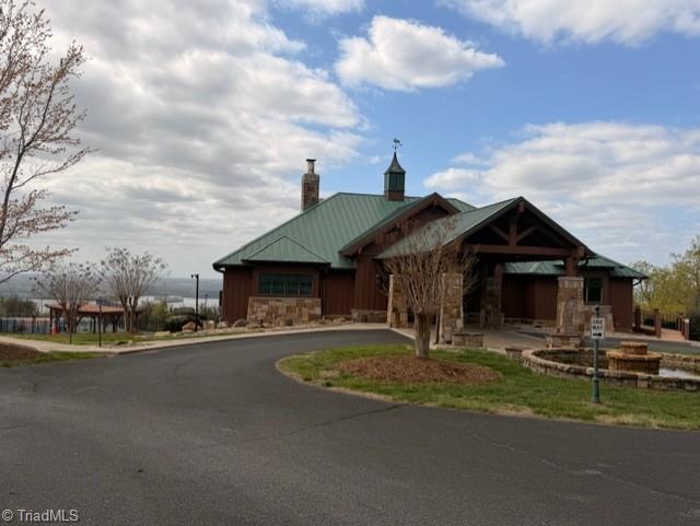 Image 3: Clubhouse