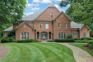 8 Loch Ridge Court