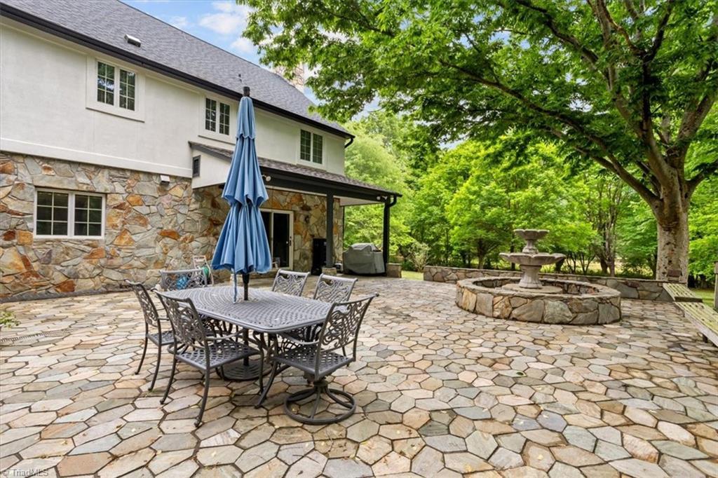 Image 4: Rear Elevation and Patio