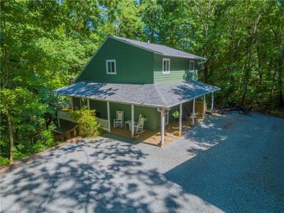 2899 Riverside Drive