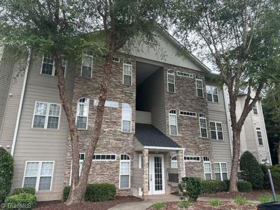 3005 Greystone Point