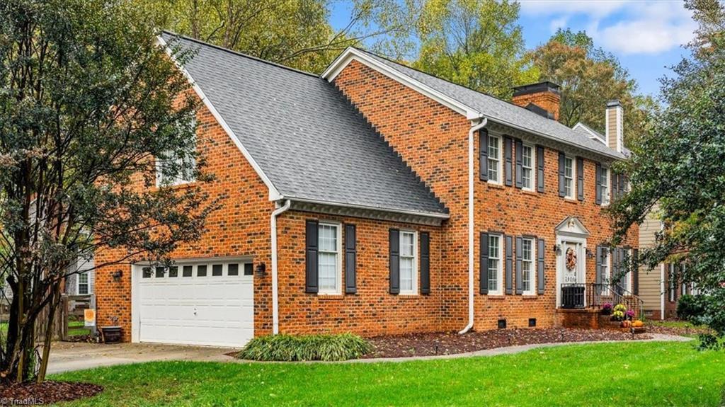 Image 2: Side Entry Garage