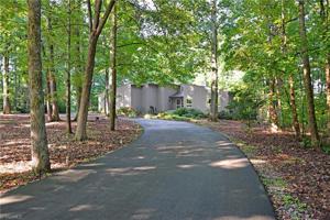 4901 Laurinda Drive