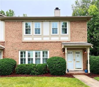 15 Fountain Manor Drive