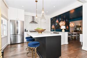 10 Fountain Manor Drive