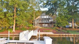 732 Lake Forest Drive