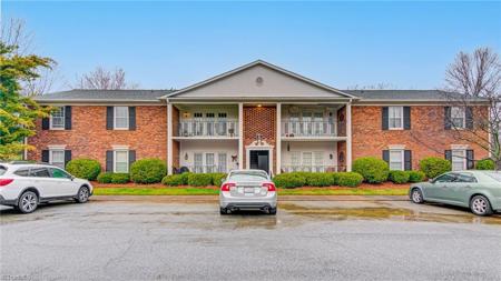 6 Fountain Manor Drive