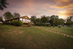 1089 Hickory Point Drive