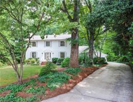 5 Round Hill Court