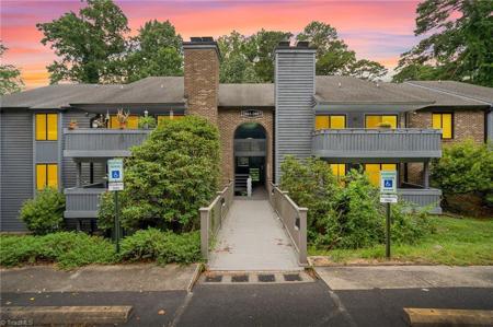 2885 Treestead Circle