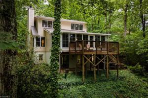 3043 Riverside Drive