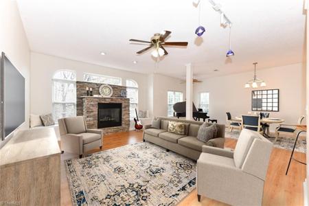 3004 Greystone Point