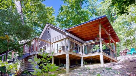 427 CLIFFVIEW Drive
