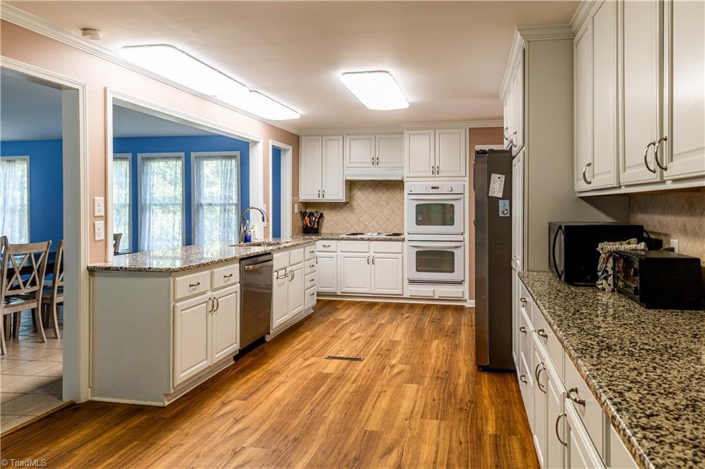 Image 1: Kitchen