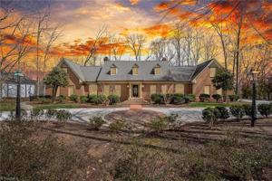 2706 Lake Forest Drive