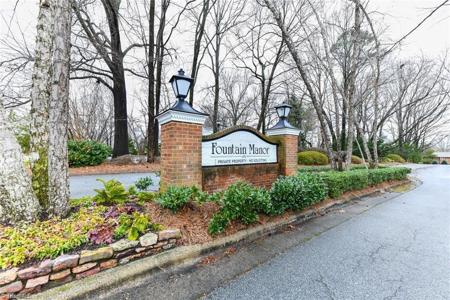 6 Fountain View Circle