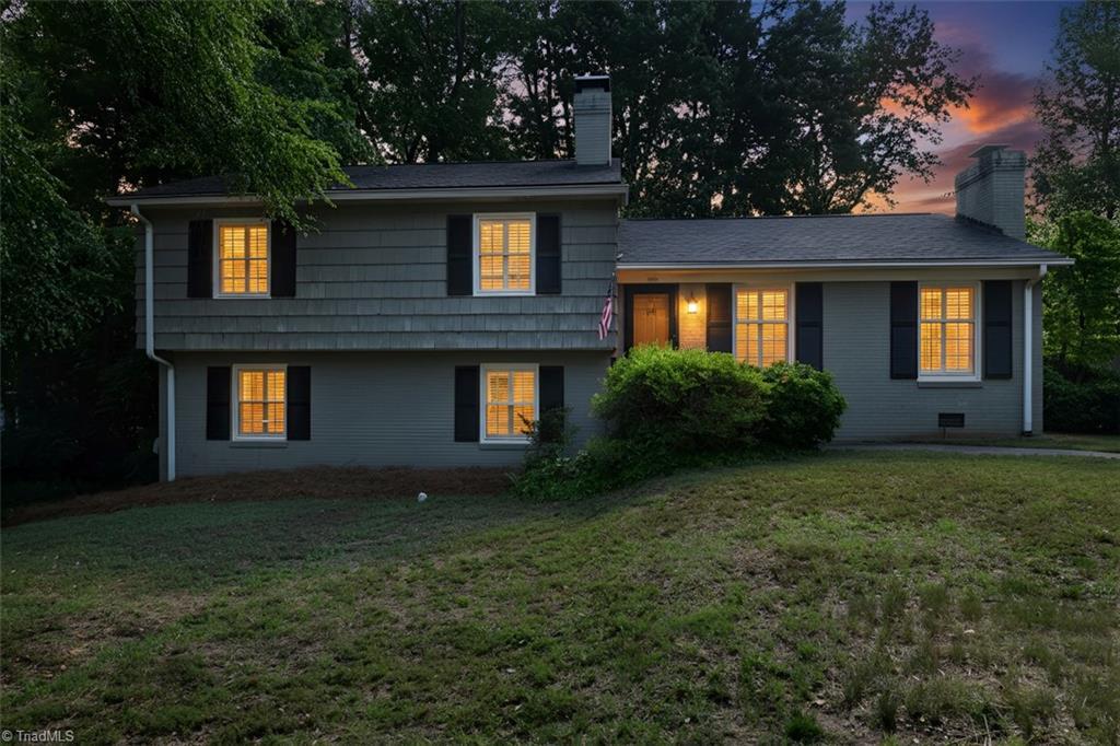 Image 2: Front Night View
