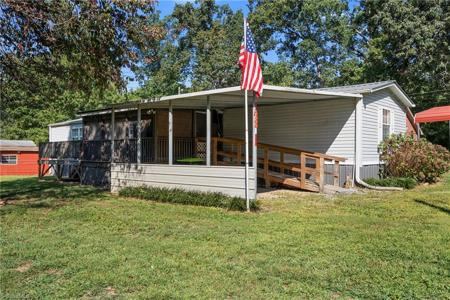 128 Saint Albans Lane
