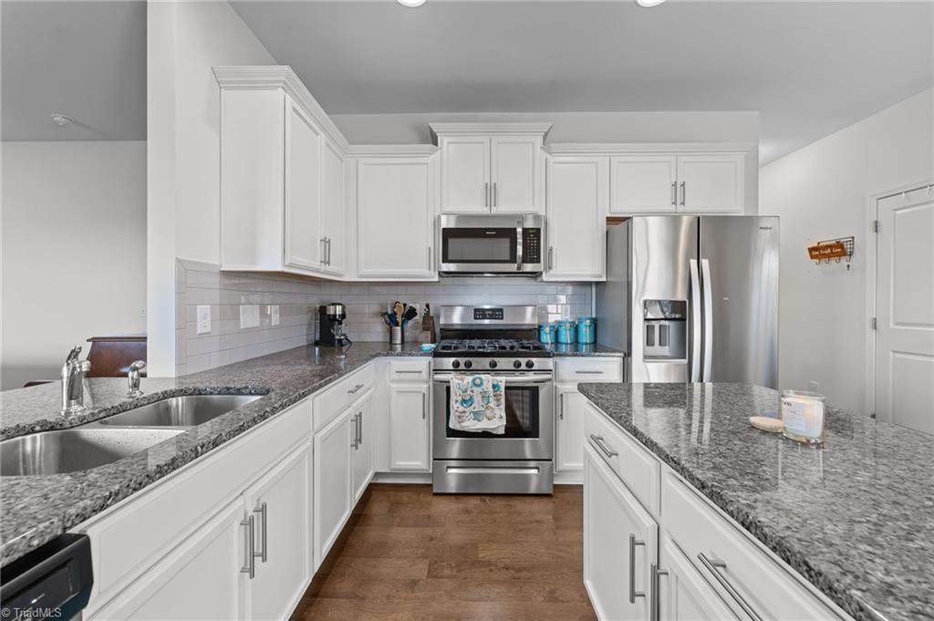 Image 4: Includes All Appliances (not warranted) & centered iisland for additional work space.