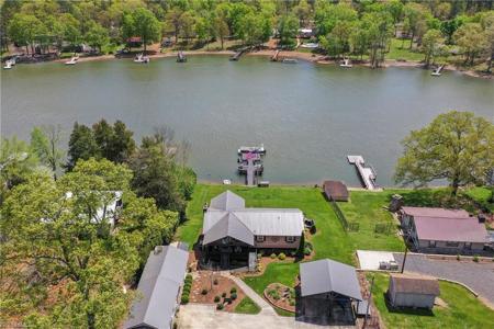 1445 Panther Point Road