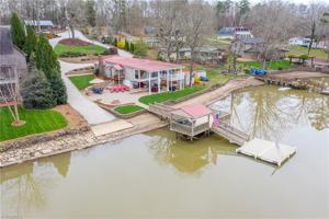 936 Panther Point Road