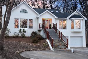 116 Oakhills Drive