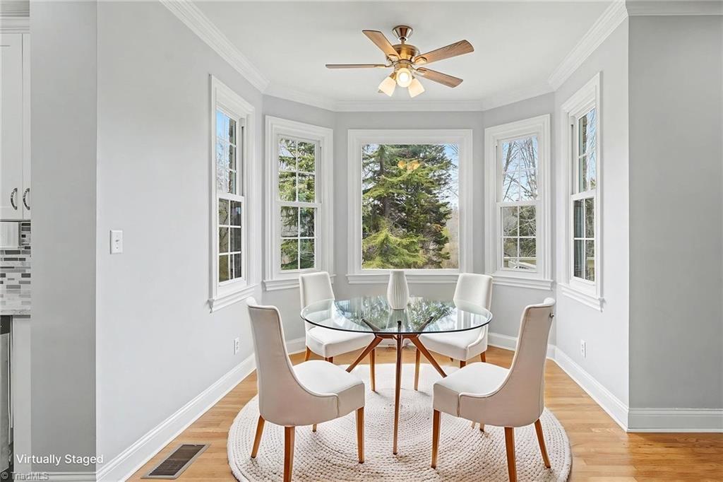 Image 4: Virtually Staged kitchen nook