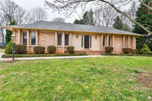 10 Great Castle Court