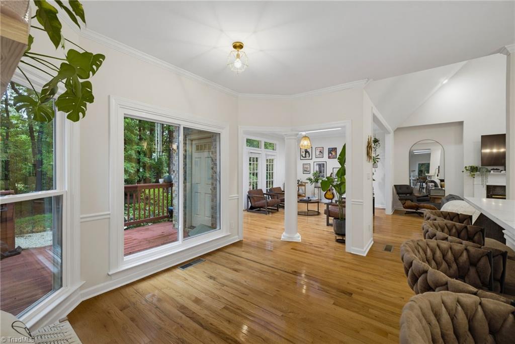 Image 4: Breakfast area leads directly onto the back deck.