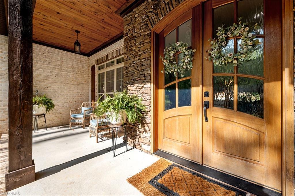 Image 4: Covered Front Porch