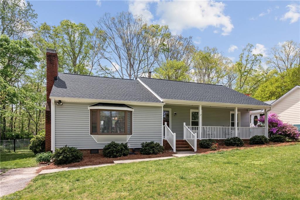 Image 1: WELCOME HOME to 2109 Kello Drive!