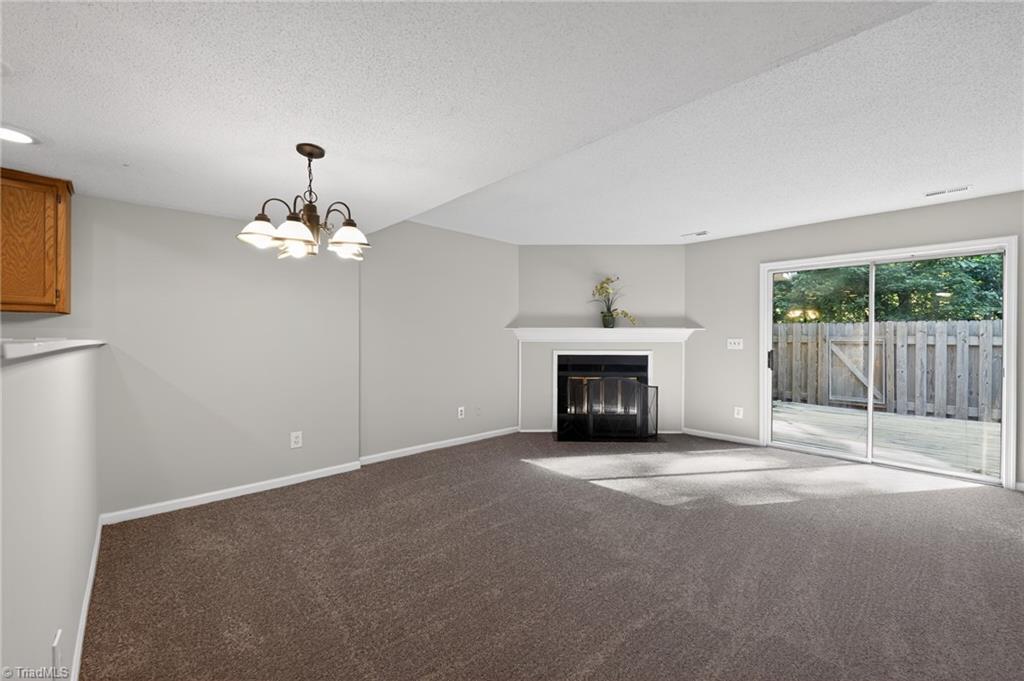Image 3: Living Room Pic1