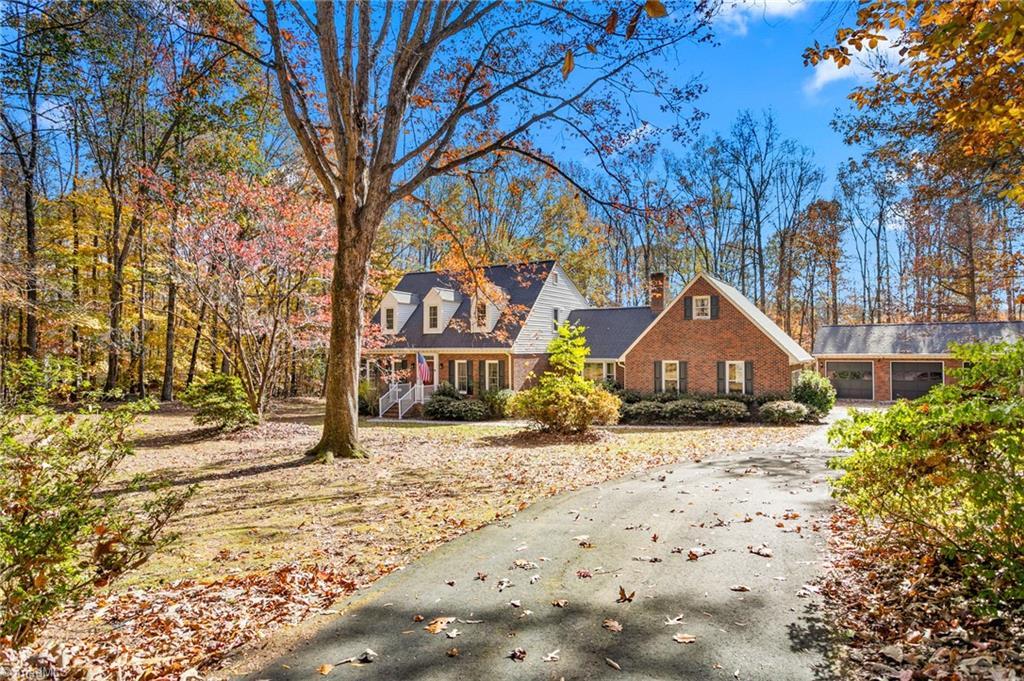 Image 3: Front of Home (View 3)