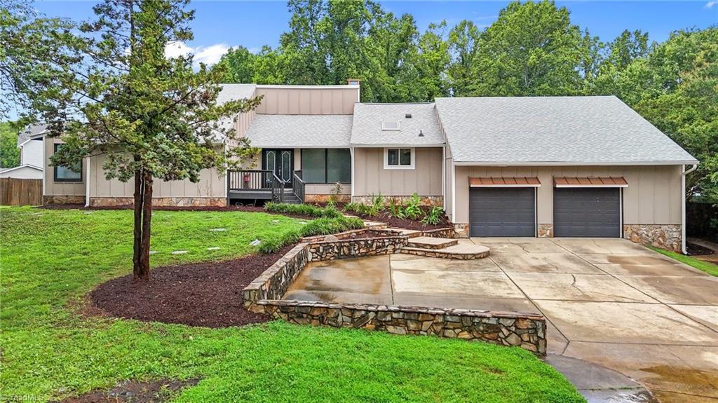 Image 1: FRONT VIEW OF HOME