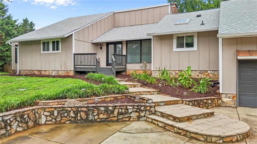 Image 4: GORGEOUS CONTEMPORARY HOME