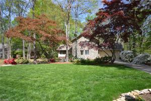 2810 Lake Forest Drive