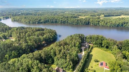 1525 Sunset Pointe Drive